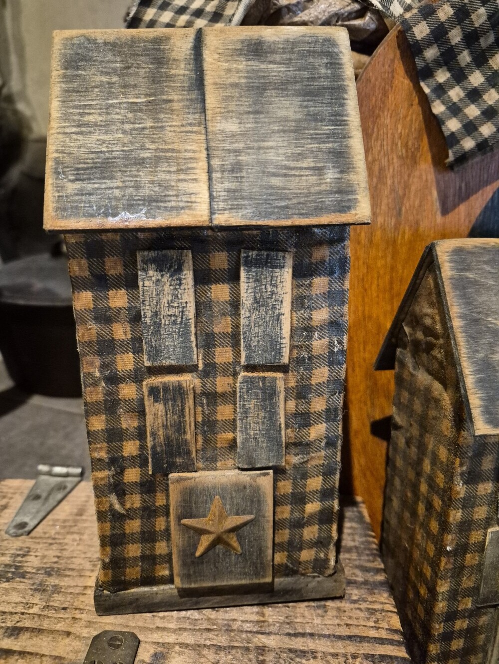Primitive House - Picture 1 of 7